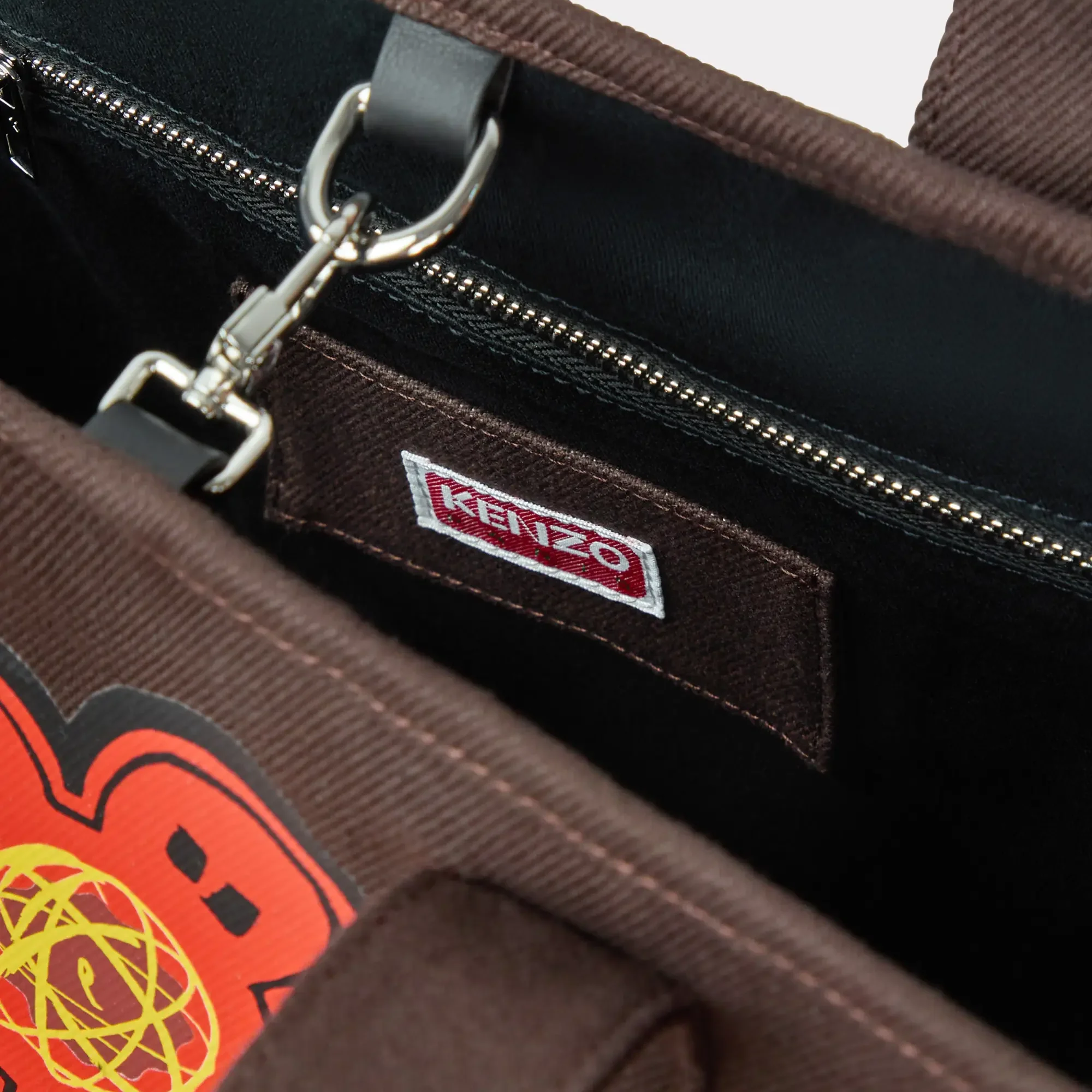 Kenzo x Futura 2000 Large Tote Bag Chocolate FF68SA911F36.91 - Image 3